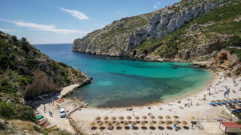 Cala-Granadella agua cristalina