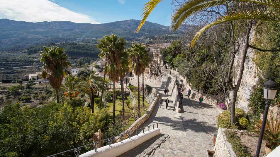 Castillo con vistas al embalse de GUadalest