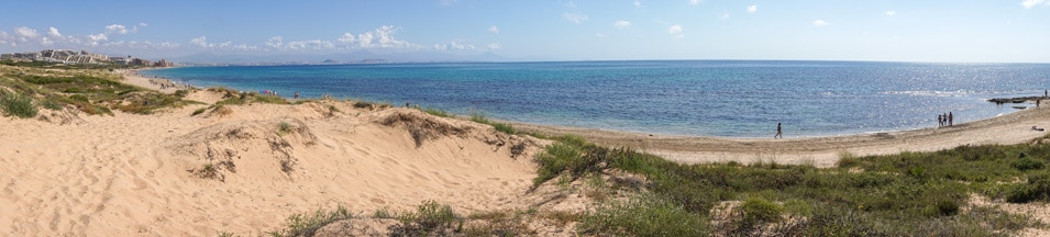 panormica de Playa-del-Carabassi---arenales del sol al fondo