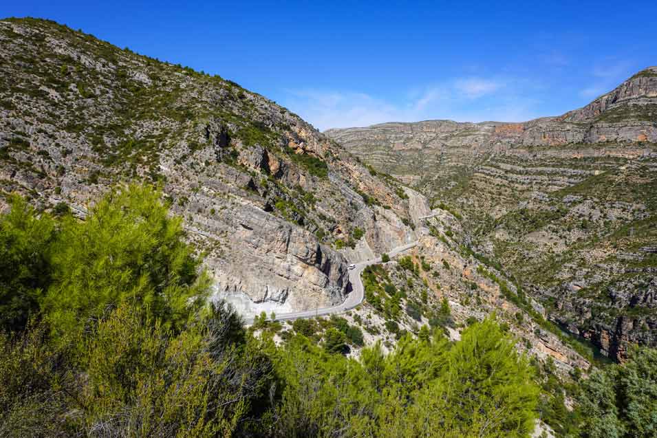 Carretera para llegar a Otonel