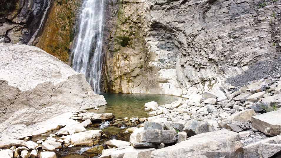 Cascada-de-Sorrosal rocas