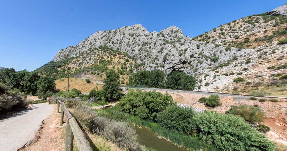 ruta cueva del gato