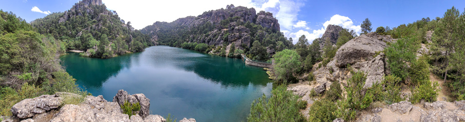 embalse de aguas negras