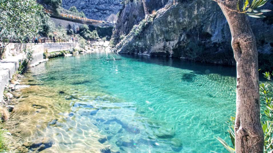 Clean crystaline water at El-Pou-Clar-(swimming-hole)