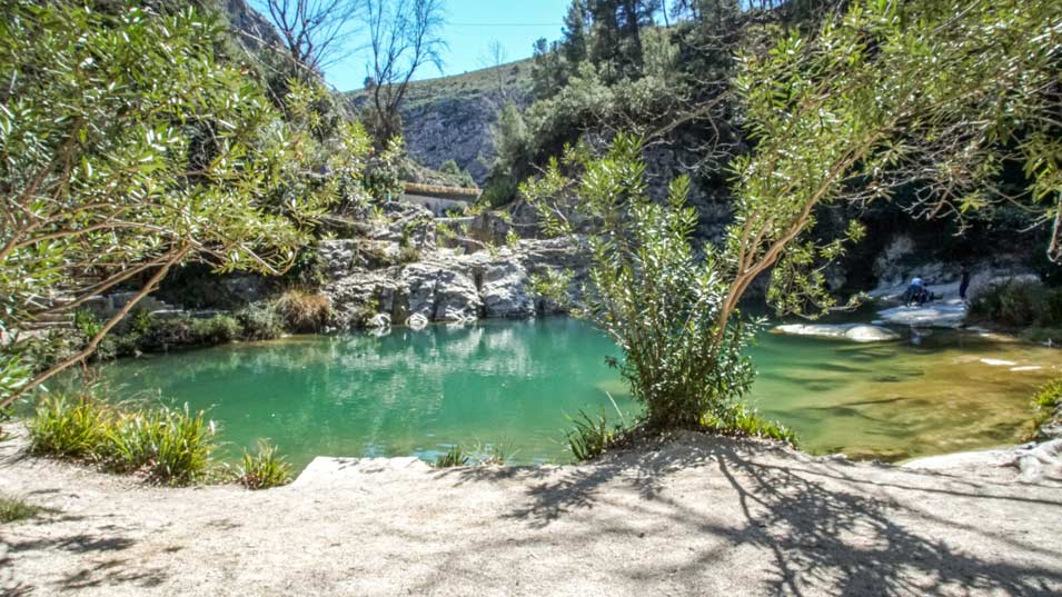 Pou dels Cavalls (Pool of Horses) - the last swiming hole of El Pou Clar is rounded and has a kind of shore almost all around it. It has also got a small waterfall at one side.