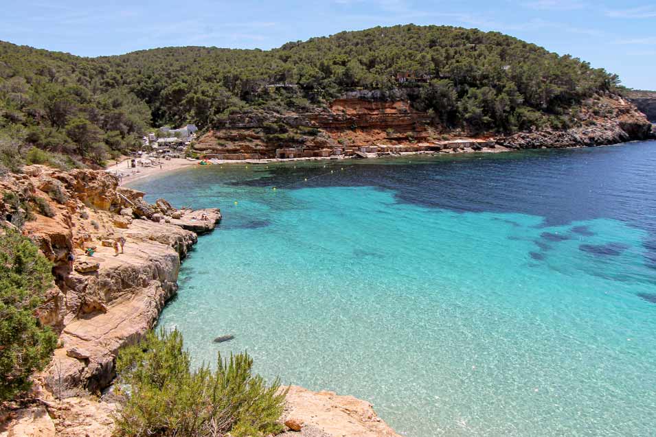 viw from the moutains to Cala-Salada and the restaurant