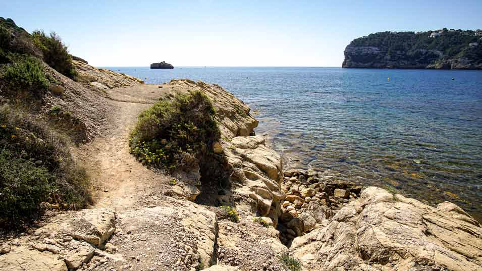 diving and swimming in isla de Portitxol