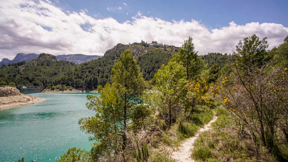 path to walk around Guadalest Reservoir