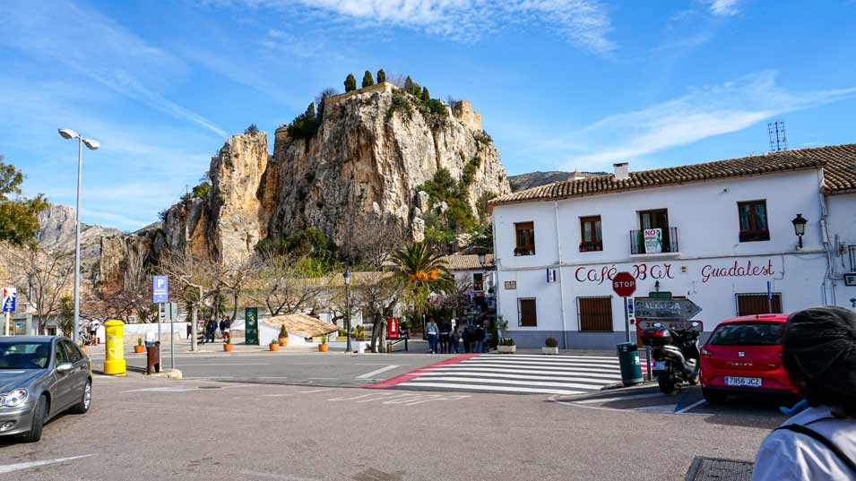 getting to Guadalest village & Parking