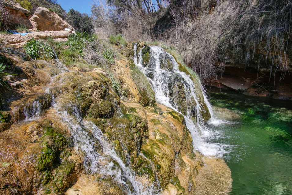 Toll Blau waterfall see from the side